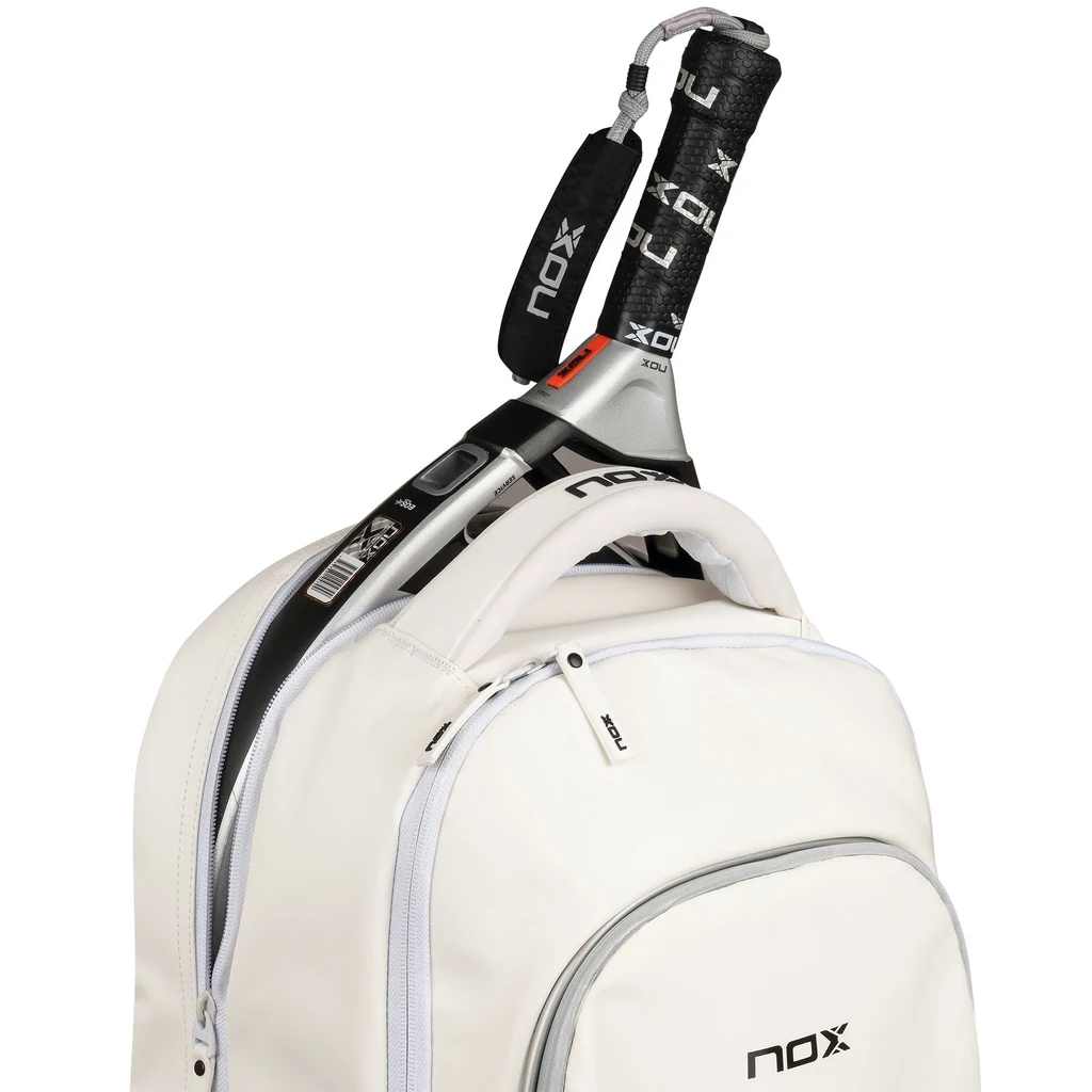 mochila nox pro series white 1 Mochila Nox Pro Series White, en contexto de uso