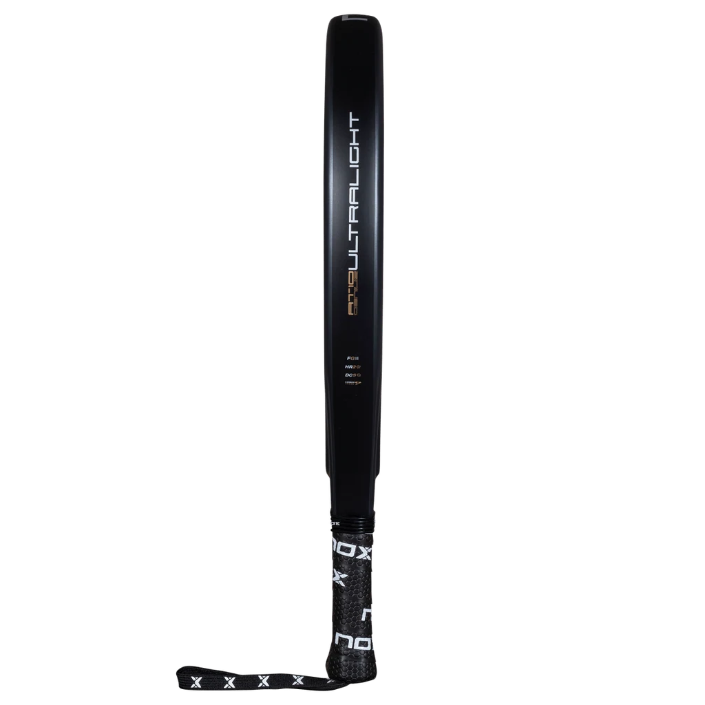 pala nox at10 genius ultra light 2026 2 Pala Nox AT10 Genius Ultra Light 2026, canto de la pala